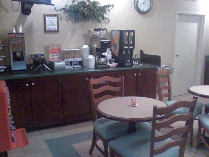 Steele Deerfield Inn And Suites מראה חיצוני תמונה