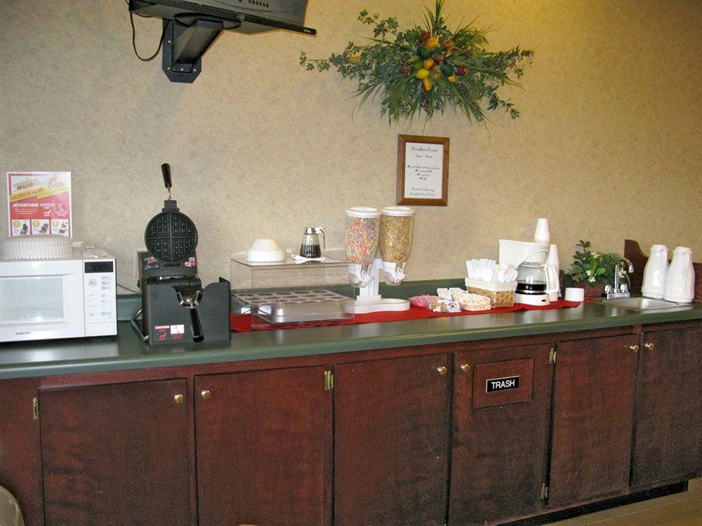 Steele Deerfield Inn And Suites מראה חיצוני תמונה
