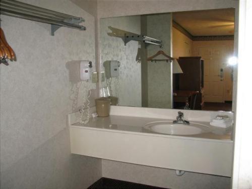 Steele Deerfield Inn And Suites מראה חיצוני תמונה